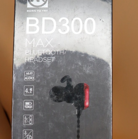 Over the neck bluetooth headset with free charger - Picture 3 of 8